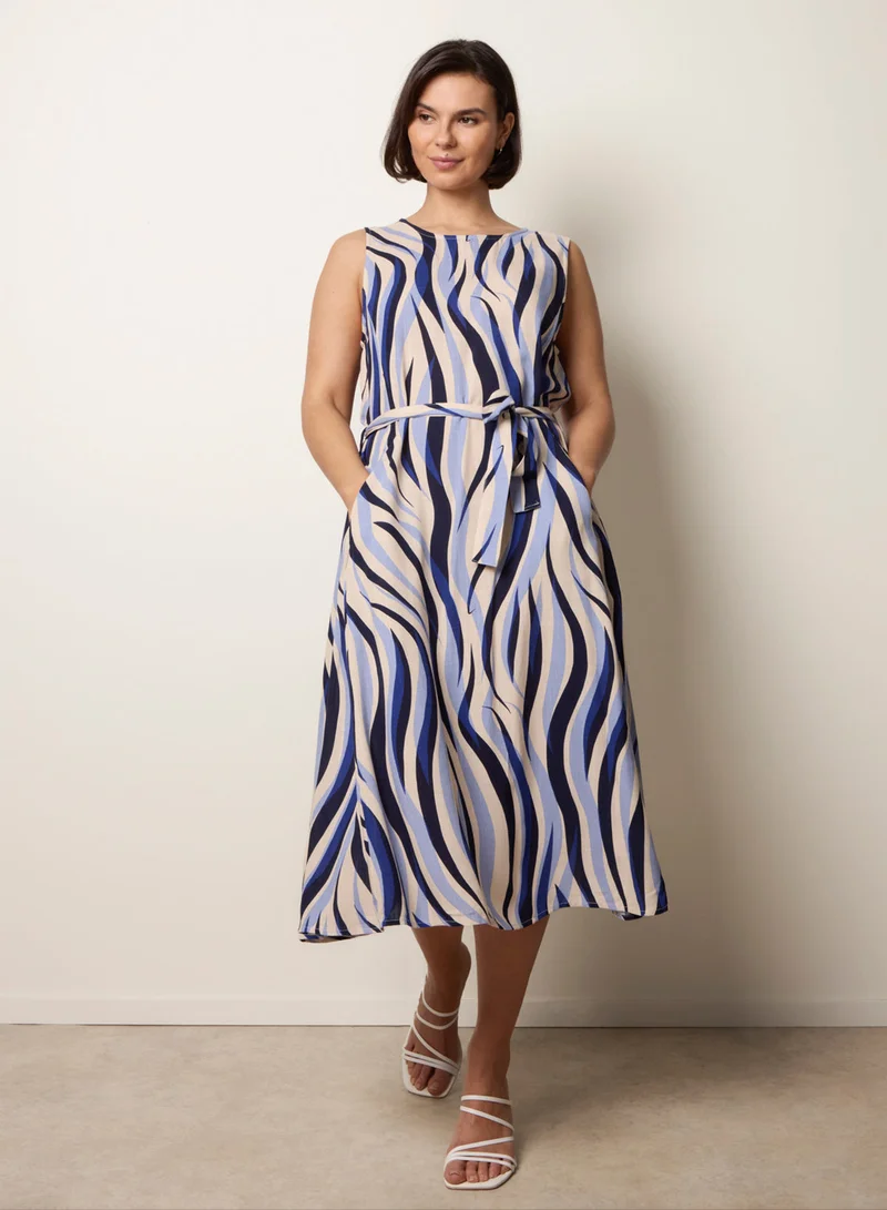 بلو فانيلا Bold Wave Print Belted Dress
